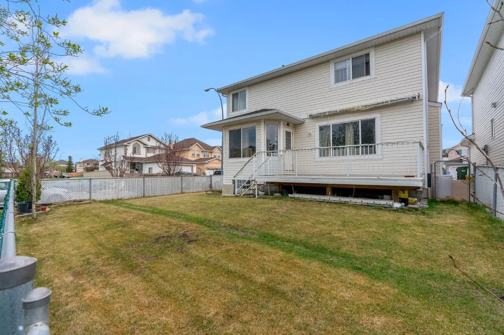 206 Coral Keys Place NE Calgary AB T3J 3W8