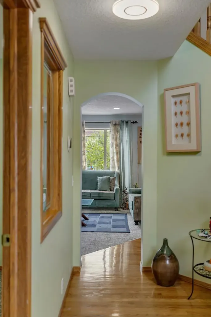 206 Coral Keys Place NE Calgary AB T3J 3W8
