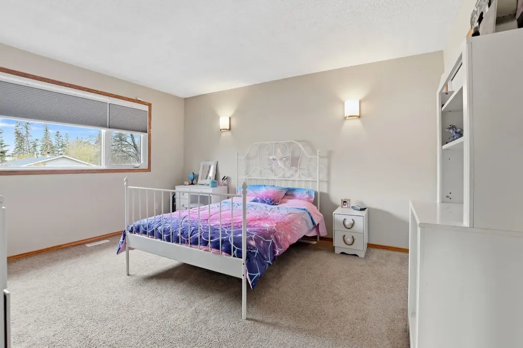 93 Page Avenue Red Deer AB T4P 1J7