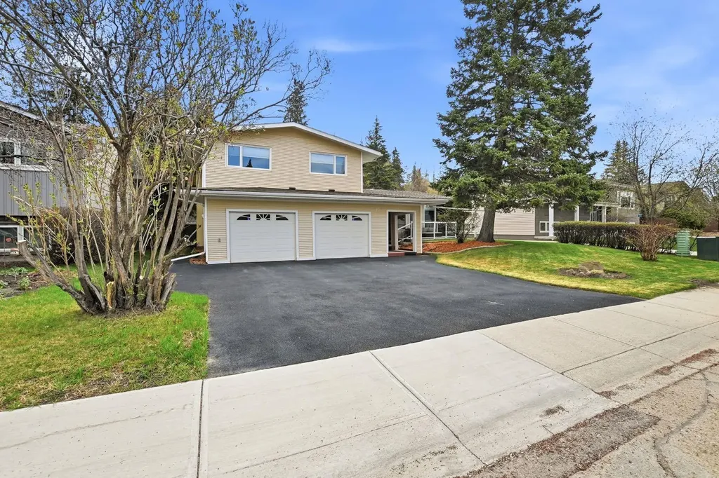 93 Page Avenue Red Deer AB T4P 1J7