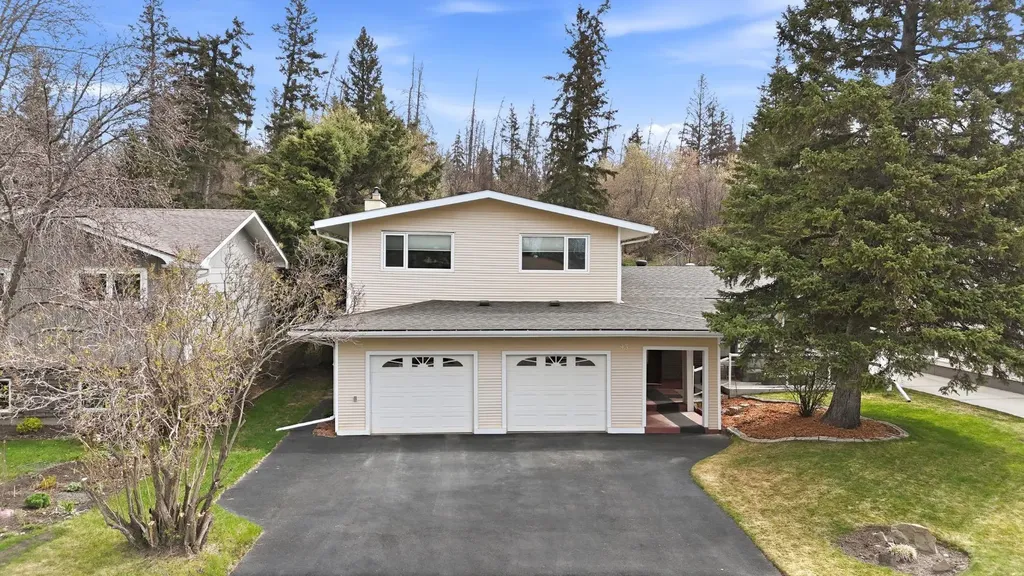93 Page Avenue Red Deer AB T4P 1J7