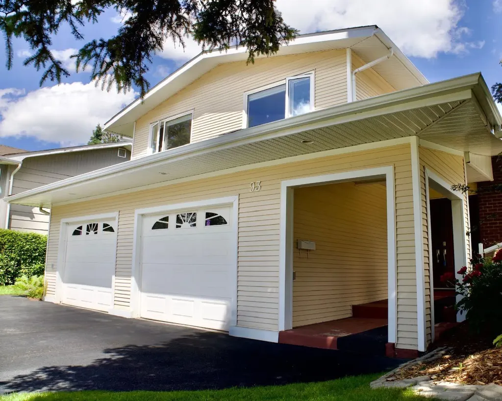 93 Page Avenue Red Deer AB T4P 1J7