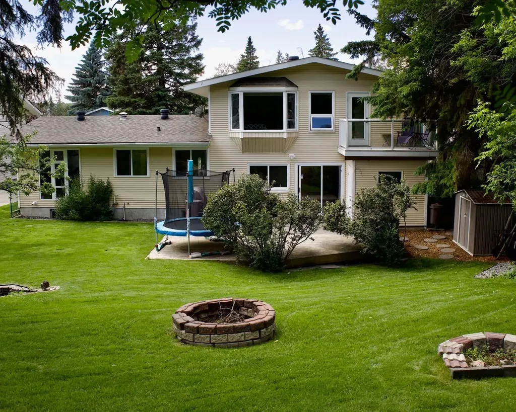 93 Page Avenue Red Deer AB T4P 1J7