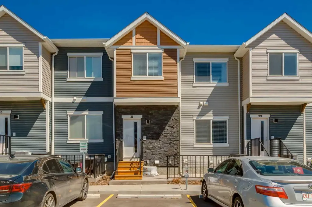31 Tuscany Summit Square NW Calgary AB T3L 0G1