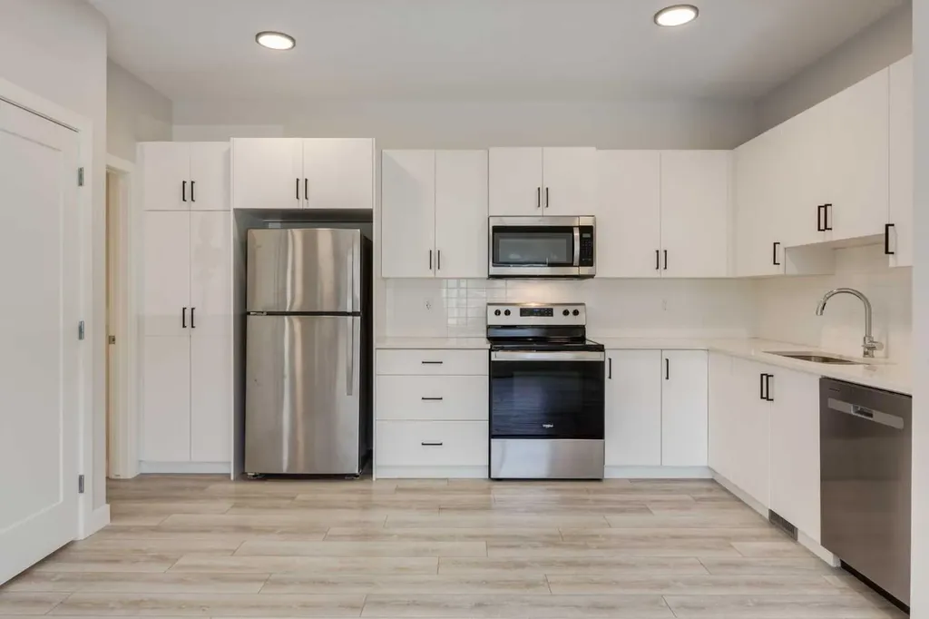 31 Tuscany Summit Square NW Calgary AB T3L 0G1