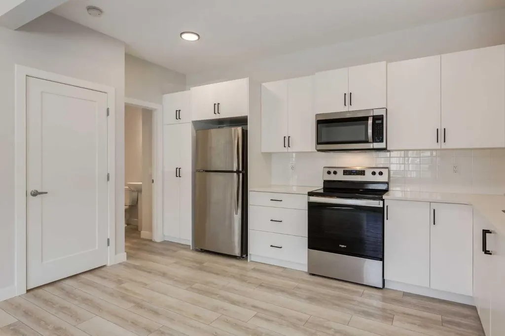 31 Tuscany Summit Square NW Calgary AB T3L 0G1