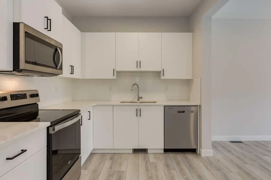 31 Tuscany Summit Square NW Calgary AB T3L 0G1
