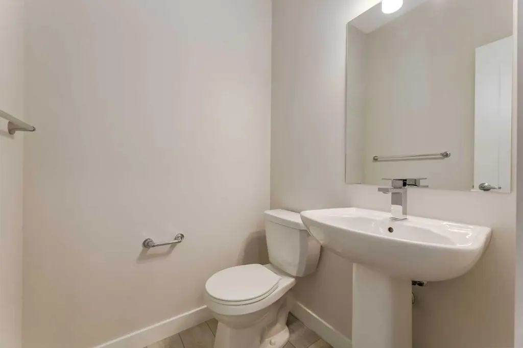 31 Tuscany Summit Square NW Calgary AB T3L 0G1