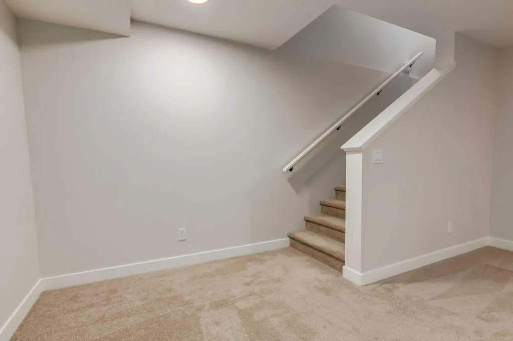 31 Tuscany Summit Square NW Calgary AB T3L 0G1