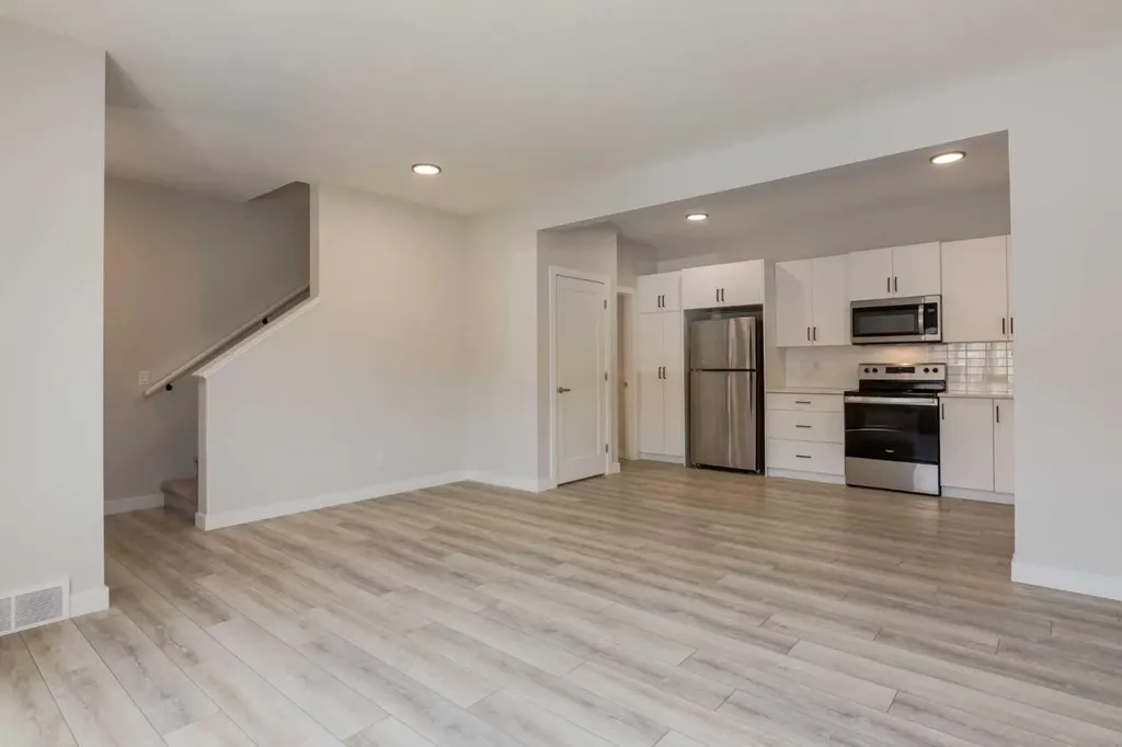 31 Tuscany Summit Square NW Calgary AB T3L 0G1