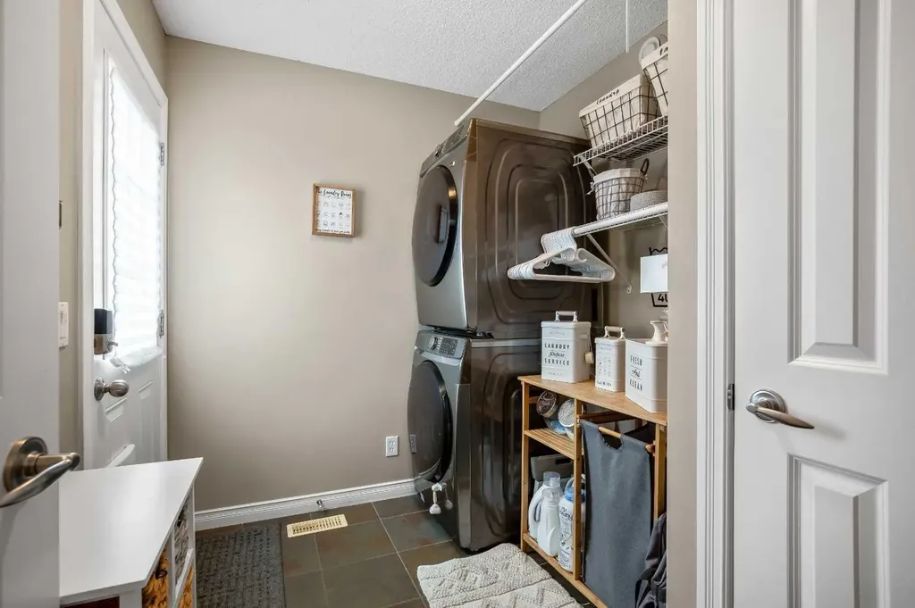 221 Drake Landing Lane Okotoks AB T1S 2M4