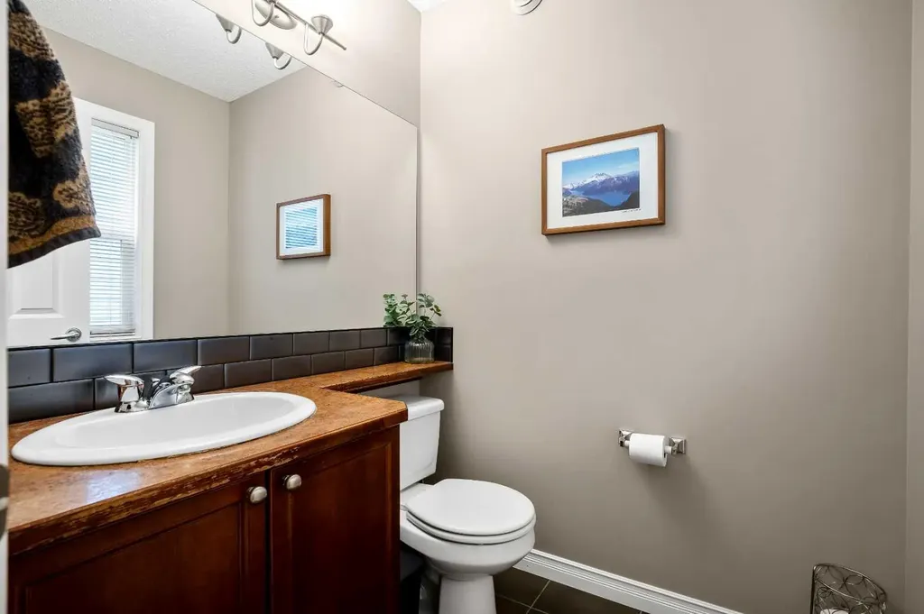 221 Drake Landing Lane Okotoks AB T1S 2M4