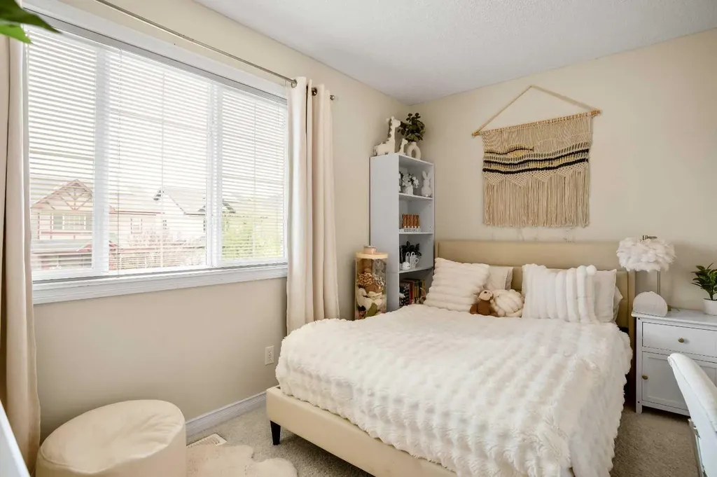 221 Drake Landing Lane Okotoks AB T1S 2M4