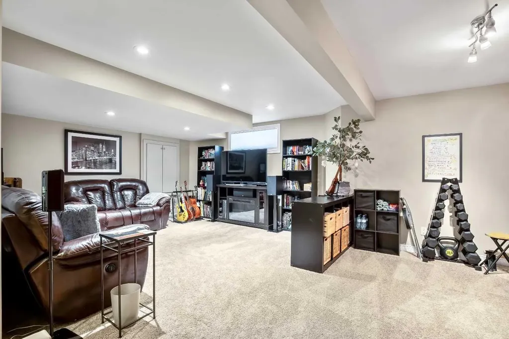 221 Drake Landing Lane Okotoks AB T1S 2M4