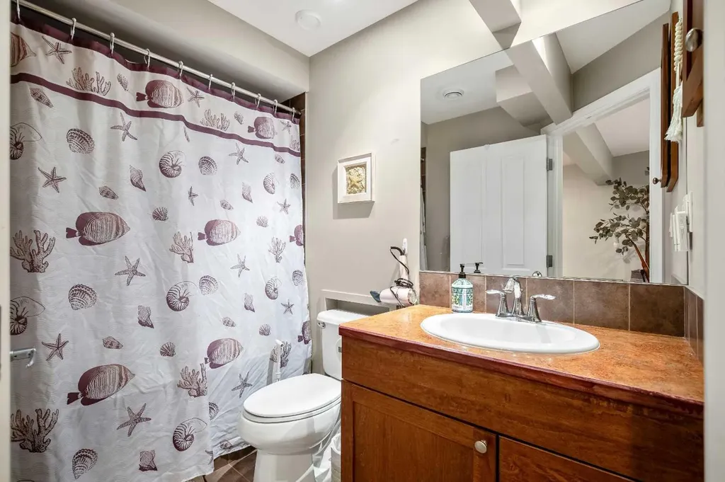 221 Drake Landing Lane Okotoks AB T1S 2M4