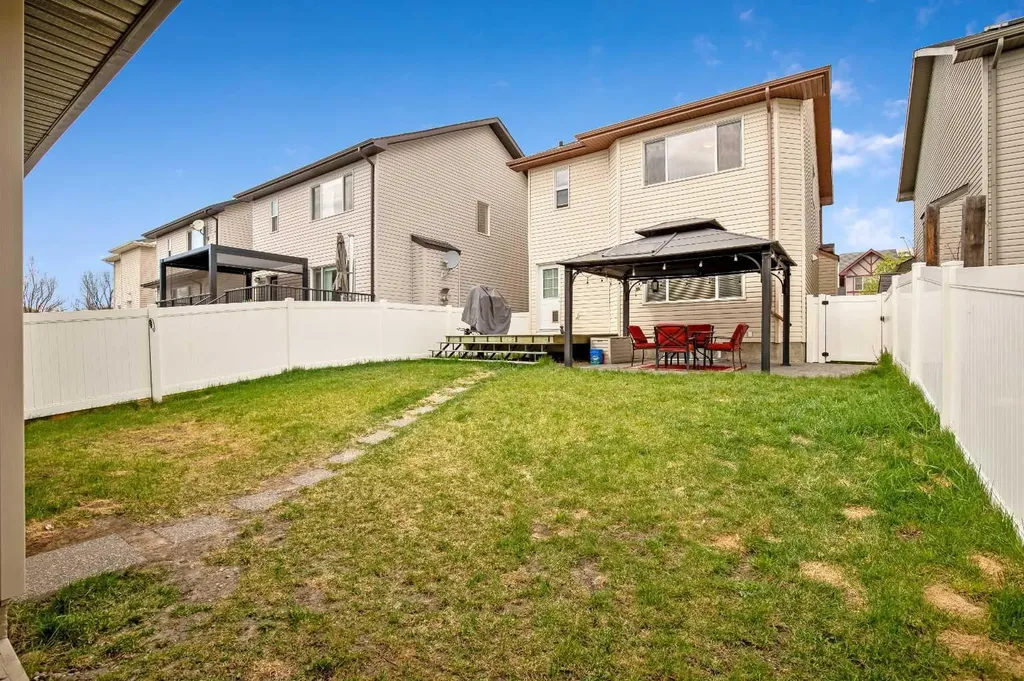221 Drake Landing Lane Okotoks AB T1S 2M4
