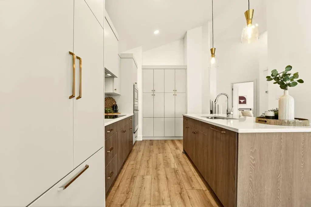 8619 25 Avenue Coleman AB T0K 0M0
