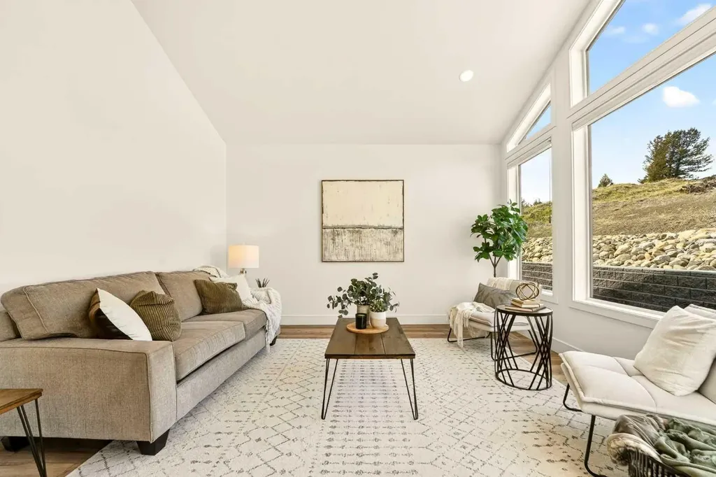 8619 25 Avenue Coleman AB T0K 0M0