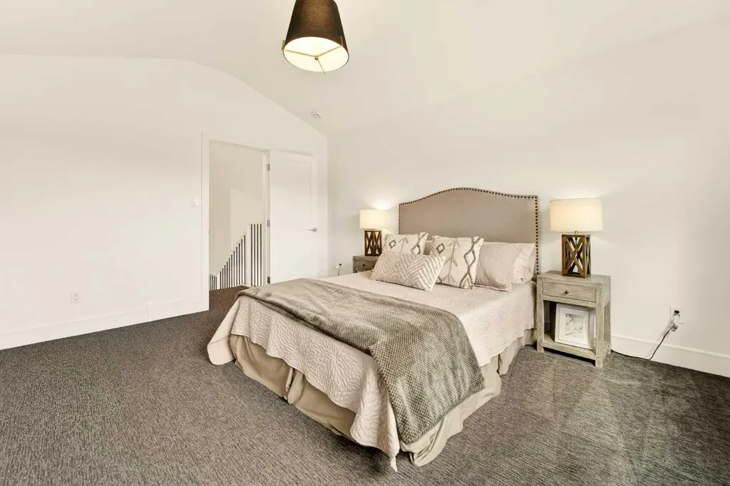 8619 25 Avenue Coleman AB T0K 0M0