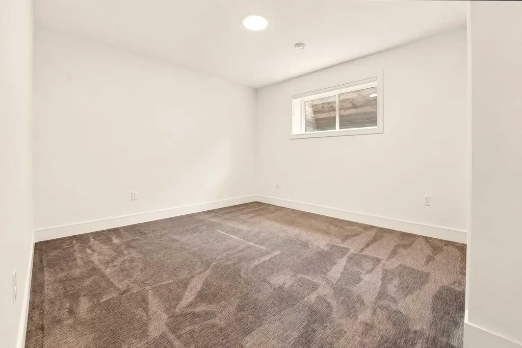 8619 25 Avenue Coleman AB T0K 0M0
