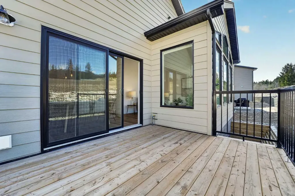 8619 25 Avenue Coleman AB T0K 0M0