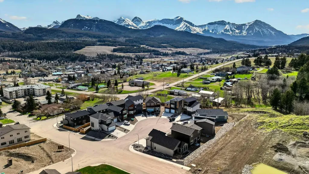 8619 25 Avenue Coleman AB T0K 0M0