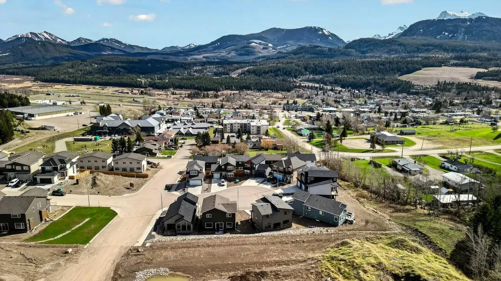 8619 25 Avenue Coleman AB T0K 0M0