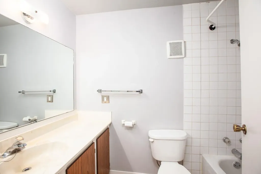 11010 5 Street SW Calgary AB T2W 1Y6