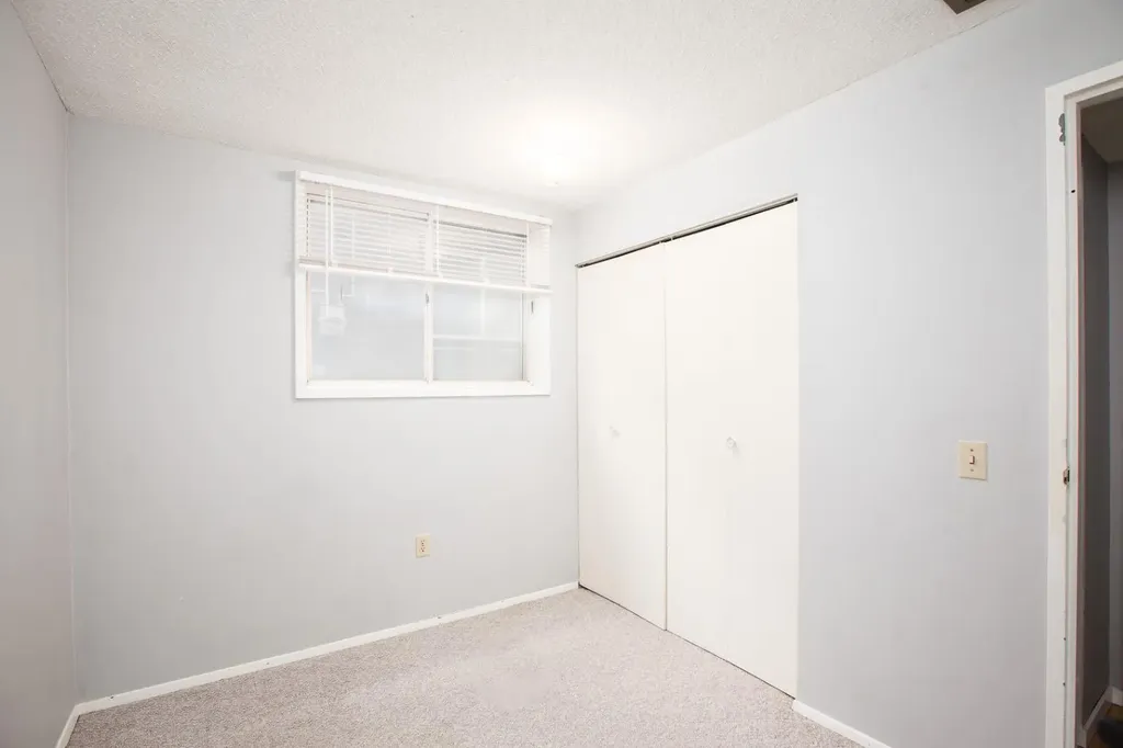 11010 5 Street SW Calgary AB T2W 1Y6