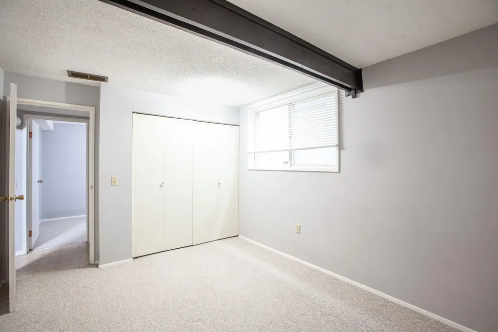 11010 5 Street SW Calgary AB T2W 1Y6
