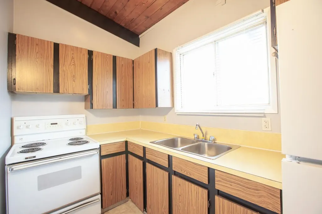 11010 5 Street SW Calgary AB T2W 1Y6
