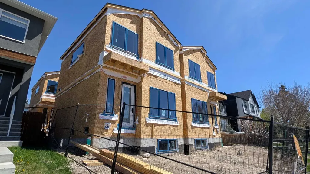 4832 20 Avenue NW Calgary AB T3v0b3