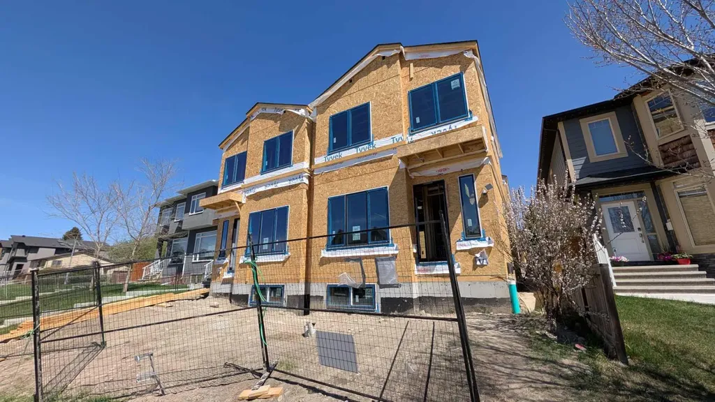 4832 20 Avenue NW Calgary AB T3v0b3