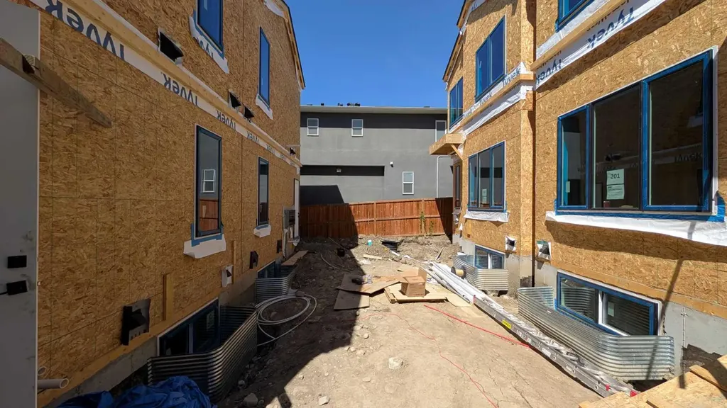 4832 20 Avenue NW Calgary AB T3v0b3