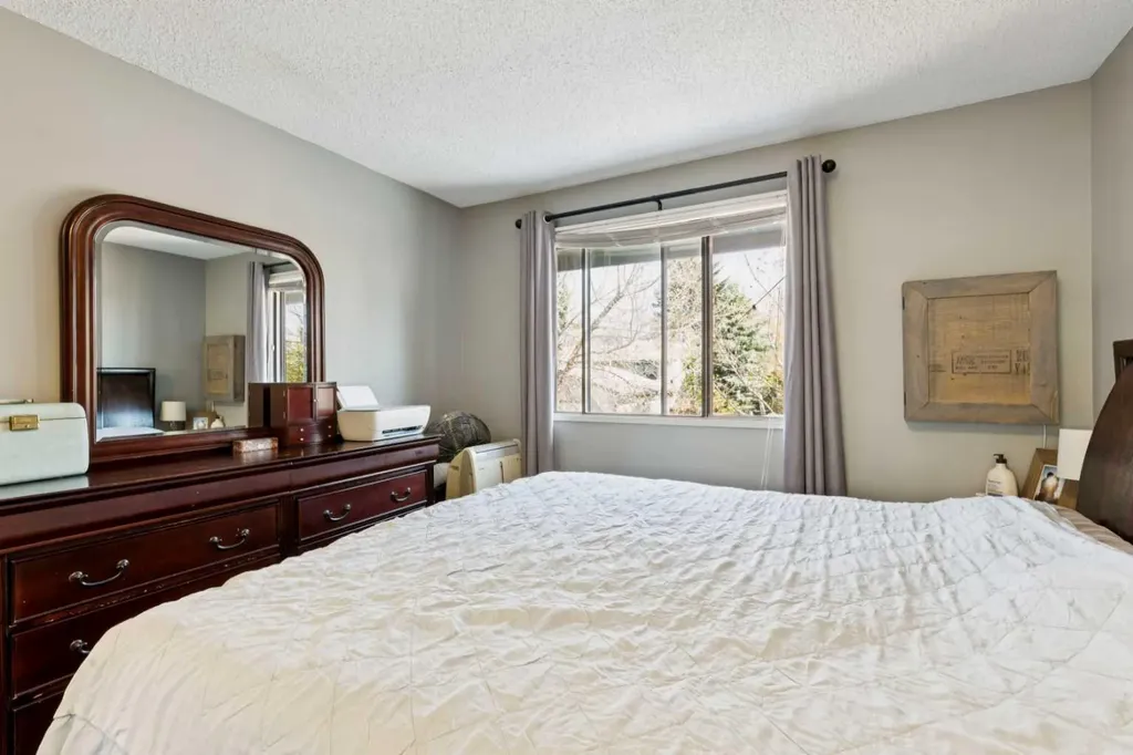 68 Templegreen Bay NE Calgary AB T1Y 4Z3