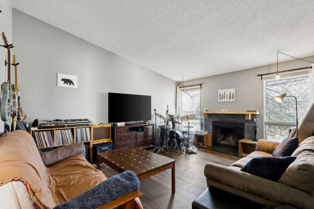 68 Templegreen Bay NE Calgary AB T1Y 4Z3
