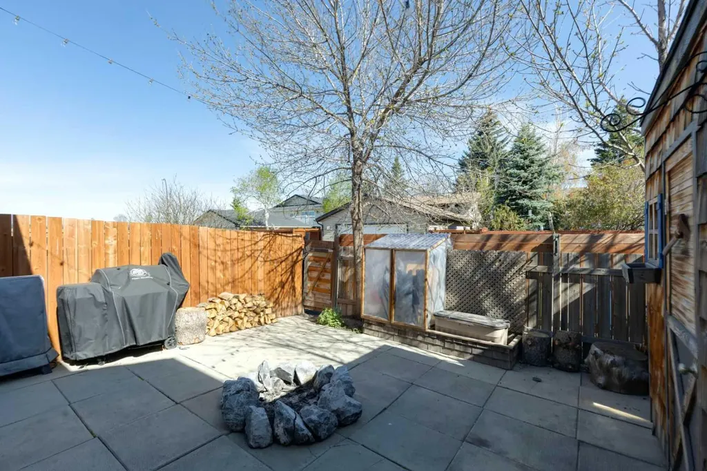 68 Templegreen Bay NE Calgary AB T1Y 4Z3