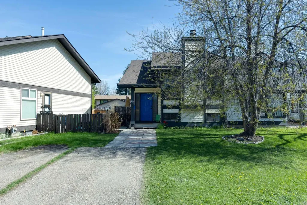 68 Templegreen Bay NE Calgary AB T1Y 4Z3