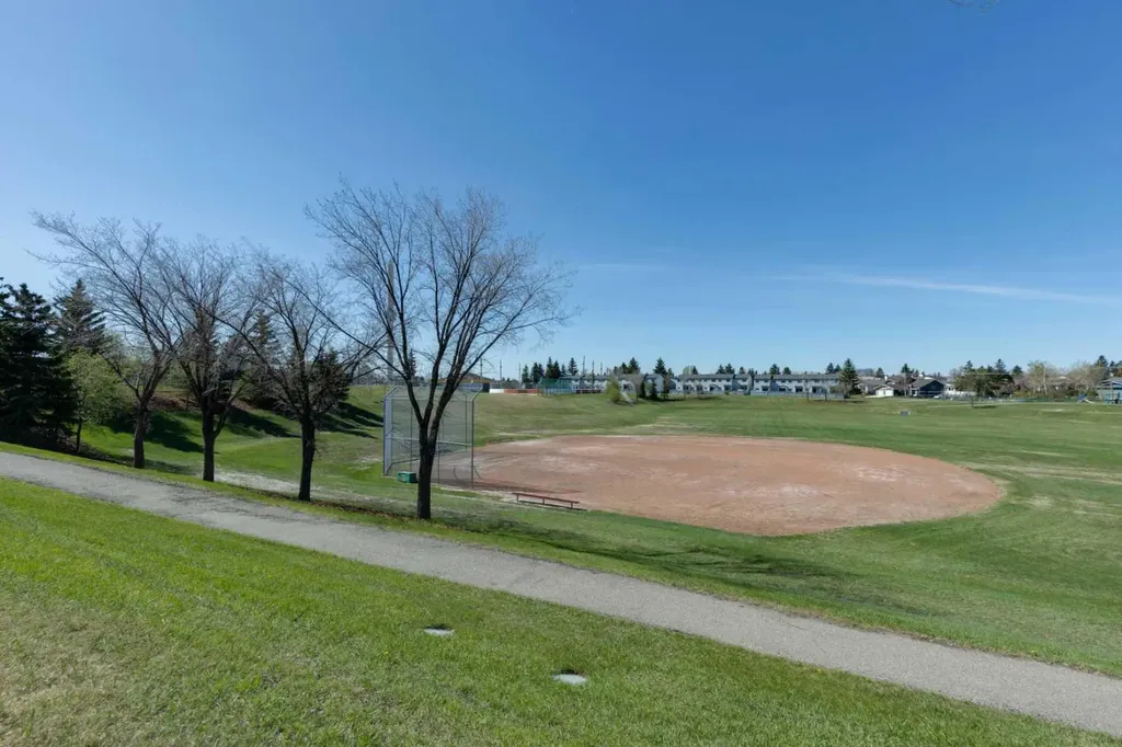 68 Templegreen Bay NE Calgary AB T1Y 4Z3