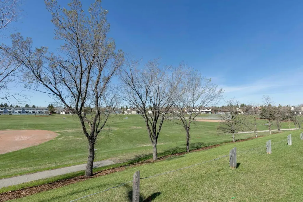 68 Templegreen Bay NE Calgary AB T1Y 4Z3