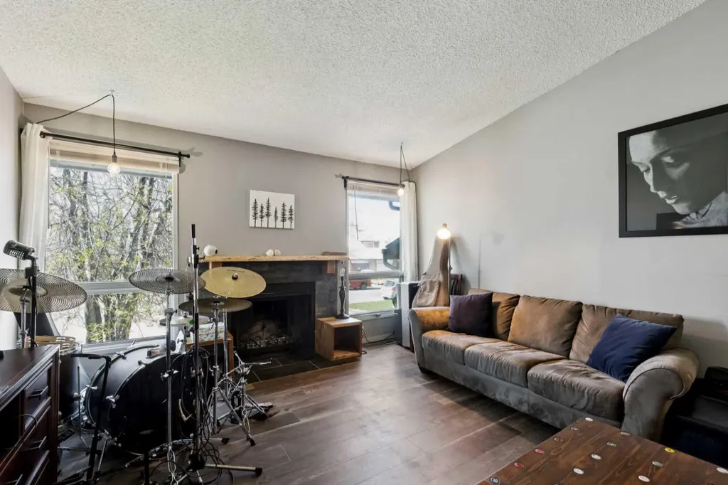 68 Templegreen Bay NE Calgary AB T1Y 4Z3