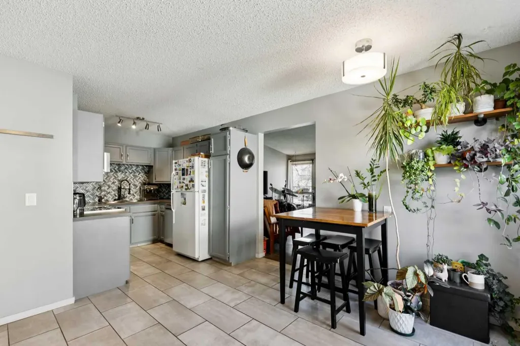 68 Templegreen Bay NE Calgary AB T1Y 4Z3