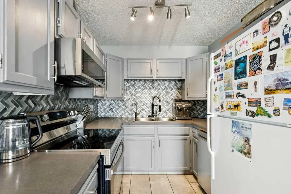 68 Templegreen Bay NE Calgary AB T1Y 4Z3