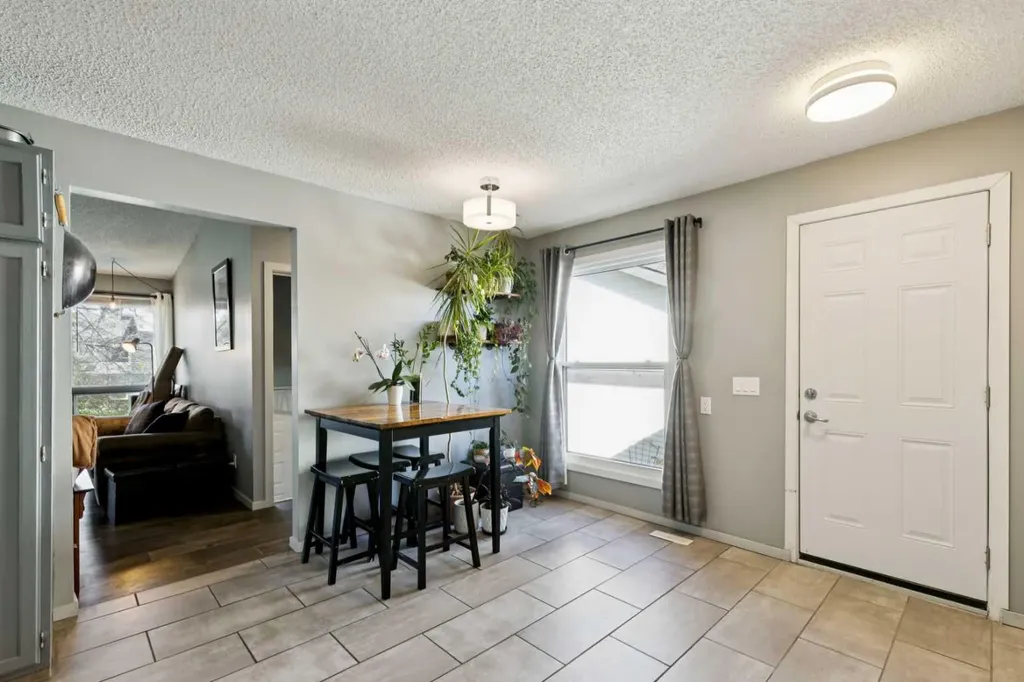 68 Templegreen Bay NE Calgary AB T1Y 4Z3