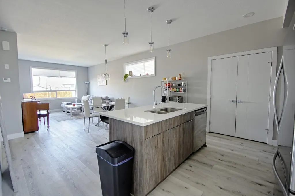 963 Miners Boulevard W Lethbridge AB T1J 5T8