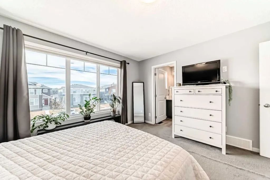 196 Dawson Drive Chestermere AB T1X 2A2