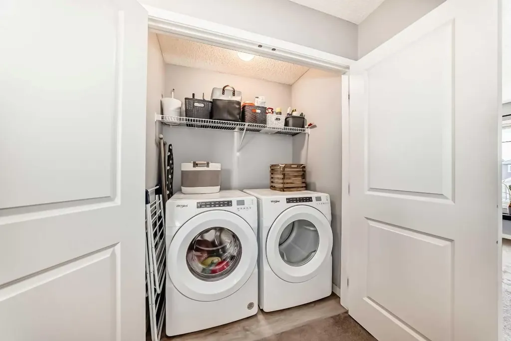 196 Dawson Drive Chestermere AB T1X 2A2