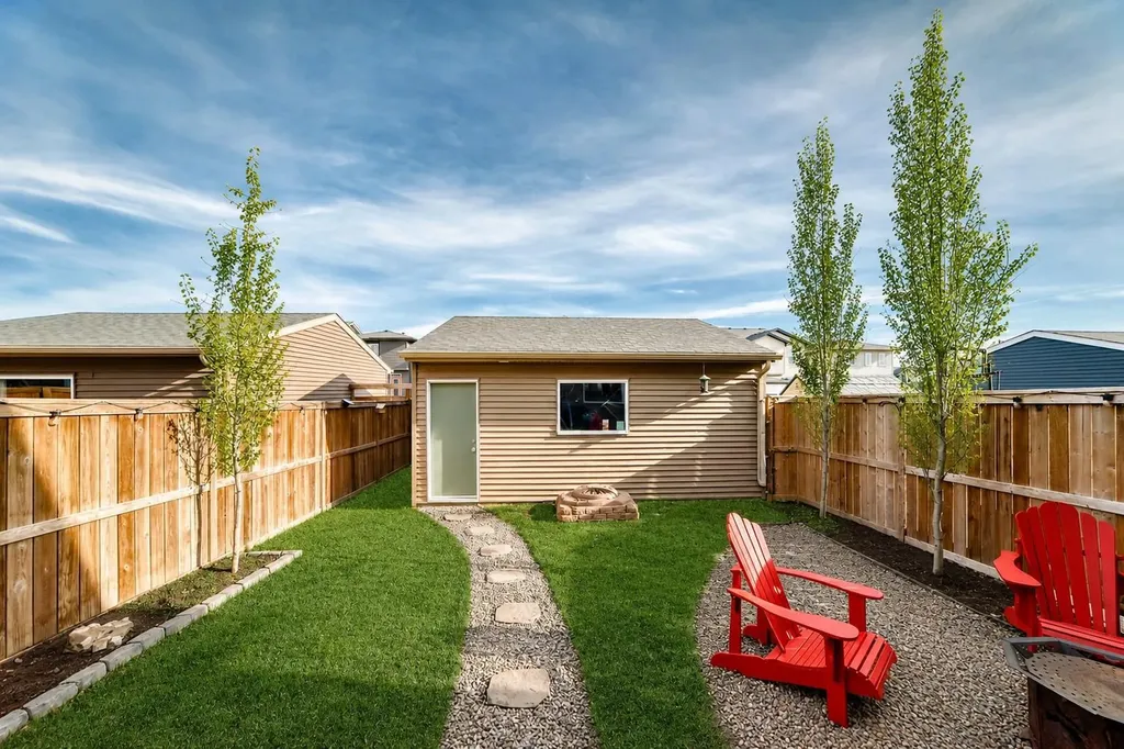196 Dawson Drive Chestermere AB T1X 2A2