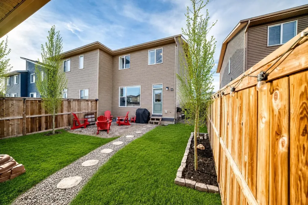 196 Dawson Drive Chestermere AB T1X 2A2