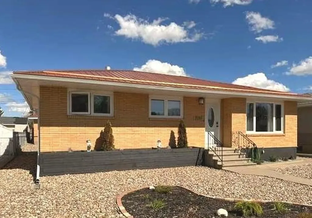 2231 20 Avenue SE Medicine Hat AB T1A3Y8